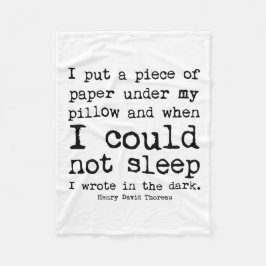 私はThoreauの暗い引用文に書きました フリースブランケット