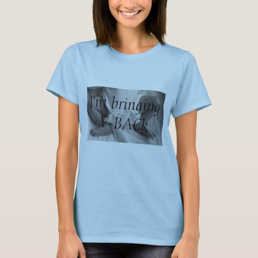 私はV-BACkを持って来ています Tシャツ (正面)