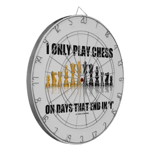 私はYのチェスのこまセットで終わる幾日のチェスだけを遊びます ダーツボード (正面左)