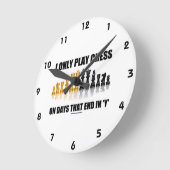 私はYのチェスのこまセットで終わる幾日のチェスだけを遊びます ラウンド壁時計 (傾斜)