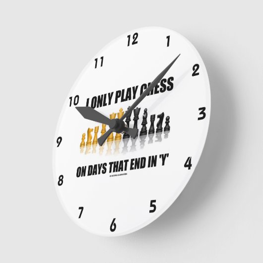 私はYのチェスのこまセットで終わる幾日のチェスだけを遊びます ラウンド壁時計 (傾斜)