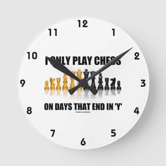 私はYのチェスのこまセットで終わる幾日のチェスだけを遊びます ラウンド壁時計 (正面)