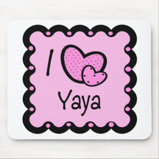 私はYaYaのかわいいTシャツを愛します マウスパッド