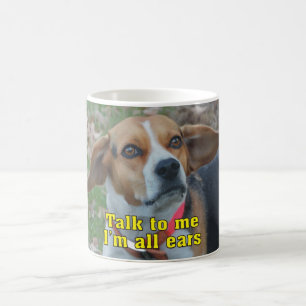 私へのおもしろいな話私はすべての耳のビーグル犬です コーヒーマグカップ