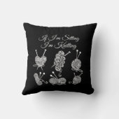 私もしはニットの編み物である クッション (裏面)