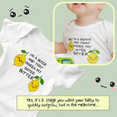 私も噛むよ - 2つのレモン ベビーボディスーツ