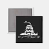 私をガッズデン国旗の白黒を踏み付けない マグネット (正面/裏面)