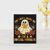 私を怖がらせられない、私は学校のソーシャルワーカー、ハロウィン カード (黄色い花)