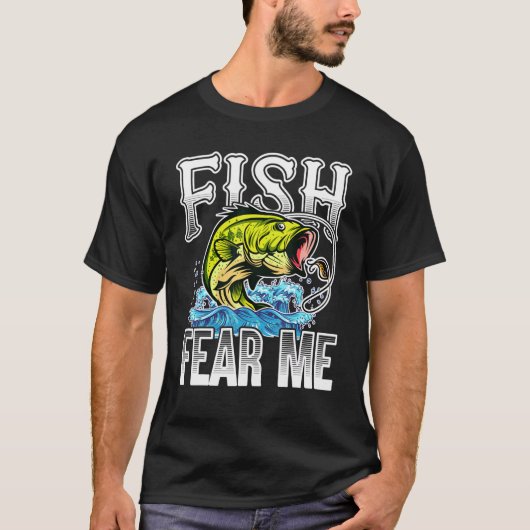 私を恐れる魚  バス釣りの漁師と漁師の女性 Tシャツ (正面)