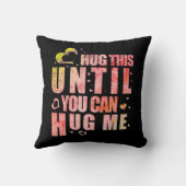 私を抱き締めるまで抱き締めてください クッション (裏面)