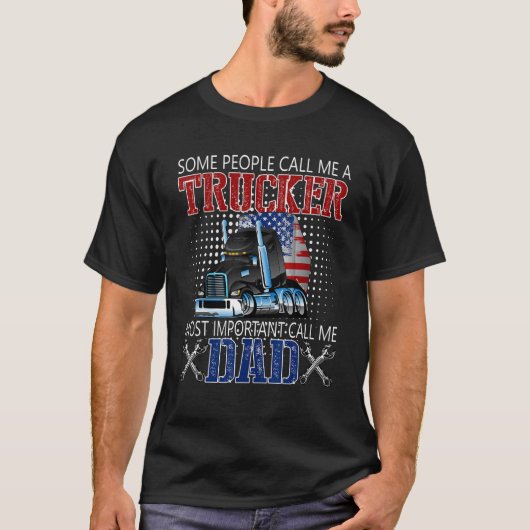 私を最も重要な電話と呼ぶ人もいる Tシャツ (正面)