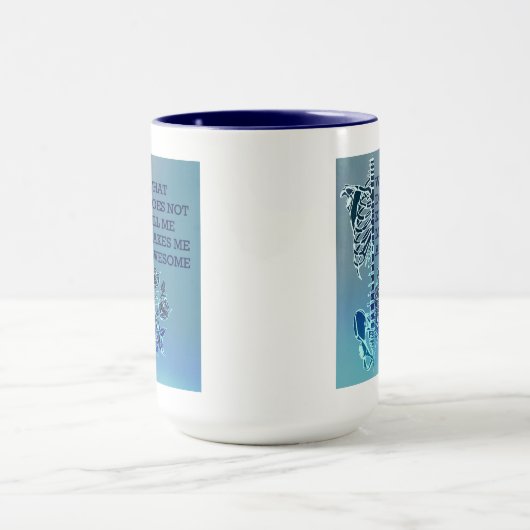 私を殺さない何が私を素晴らしくさせます マグカップ (中央)