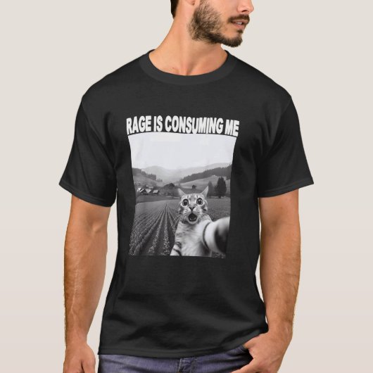 私を消費する怒り バカみたいな猫の顔の面白い猫のミーム Tシャツ (正面)