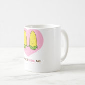 私を甘い愛情のあるトウモロコシのカップル完了します コーヒーマグカップ (正面右)