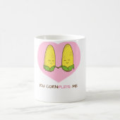 私を甘い愛情のあるトウモロコシのカップル完了します コーヒーマグカップ (中央)