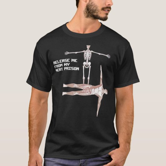私を肉の刑務所から解放する Tシャツ (正面)