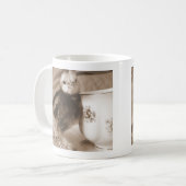 私を見てるの？ コーヒーマグカップ (正面左)