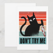 私を試すな、ナイフを持つ不機嫌な猫 招待状 (正面/裏面)