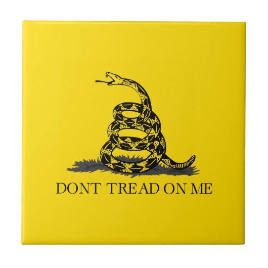 私を踏まないでガズデン国旗黒黄 タイル (正面)