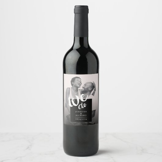 私クールたちは白黒スモダントの結婚写真を行う ワインラベル (正面)