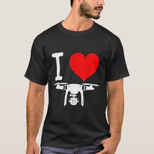 私ハートドローン大好きドローン飛んでいる Tシャツ (正面)