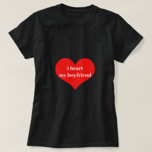 私ハート私のボーイフレンド愛ロマンチック赤いハートブラック Tシャツ