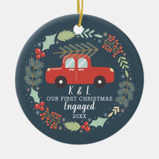 私パーソナライズされたたちの初めてのクリスマス婚約したオーナメント セラミックオーナメント (正面)
