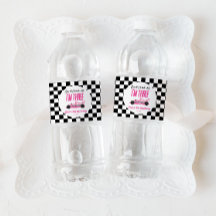 私ピンクのレースカー3rd誕生日パーティーをキャッチできない