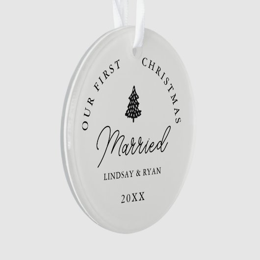 私モダンたちの初めてのクリスマス結婚した写真 オーナメント (正面)