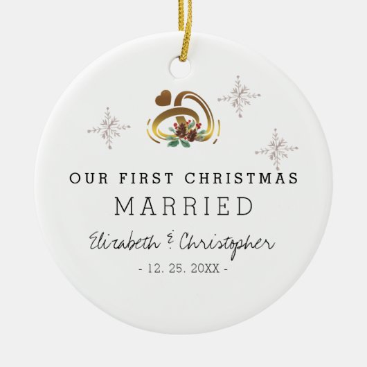 私モダンたちの初めてのクリスマス結婚した写真 セラミックオーナメント (正面)
