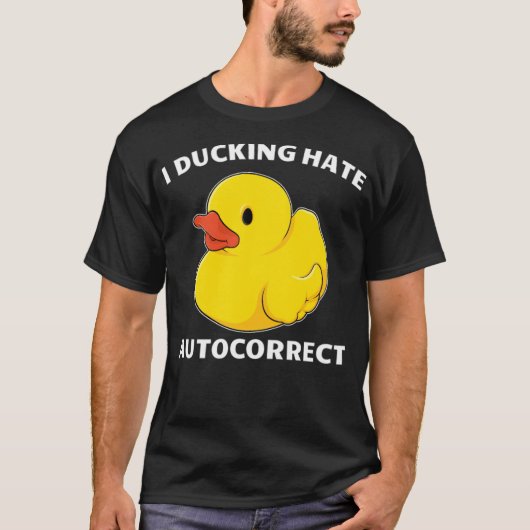 私ユーモアのあるはオートコレクト黒犬が大嫌い Tシャツ (正面)