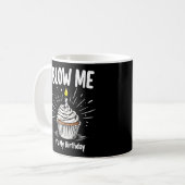 私吹は私の誕生日の大人おもしろい冗談だ コーヒーマグカップ (正面左)