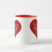 私感謝していを持つ母赤いハートタイポグラフィ マグカップ (中央)