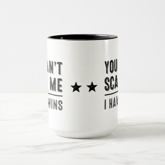 私持っています双生児のマグを私をおびえさせることができません マグカップ (中央)