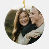 私素朴たちの初めてのクリスマス婚約した銅写真 セラミックオーナメント (裏面)