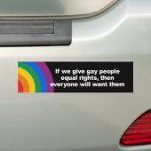 私達が与えれば陽気な人々は権利のバンパーステッカーに匹敵します バンパーステッカー (車上)