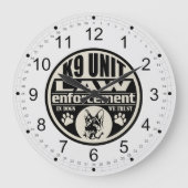 私達が信頼する犬のK9単位(黒) ラージ壁時計 (正面)