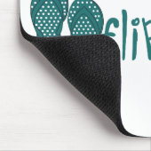 私達が必要とするすべては愛およびビーチサンダルです マウスパッド (コーナー)