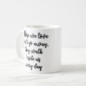 私達が愛するそれは遠くににマグ行きません コーヒーマグカップ (正面左)