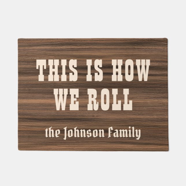 私達が素朴な木製のカスタムRVキャンプ家族をいかに転がるか ドアマット (正面)