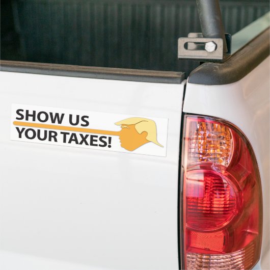 私達にあなたの税を示して下さい(白で) バンパーステッカー (トラック上)