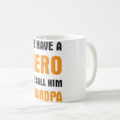 私達に私達が彼を祖父と電話する英雄があります コーヒーマグカップ (正面右)