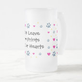 私達のハートのペット許可の足のプリント フロストグラスビールジョッキ (正面右)