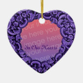 私達のハートの記念の捧げ物の紫色のヴィンテージ セラミックオーナメント (正面)