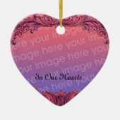 私達のハートの記念の捧げ物の赤いヴィンテージV5 セラミックオーナメント (正面)