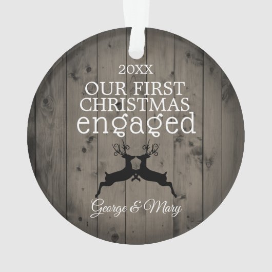 私達の一緒の初めてのクリスマスの婚約したなトナカイ オーナメント (裏面)