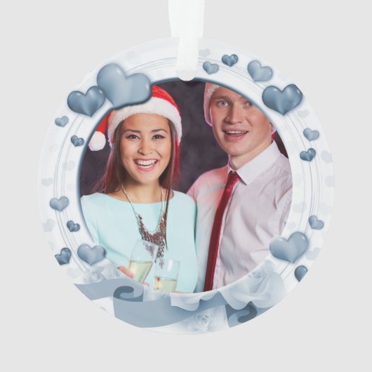 私達の一緒の初めてのクリスマスの婚約したな写真の青 オーナメント (裏面)