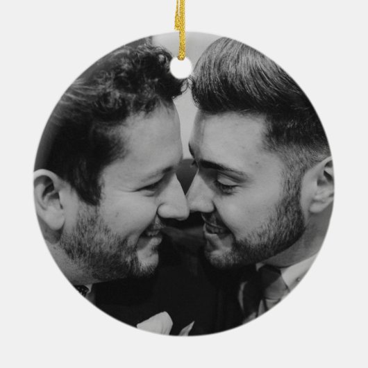 私達の一緒の初めてのクリスマスの陽気なクリスマスの写真 セラミックオーナメント (裏面)