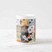 私達の中のエイリアン骨灰磁器のマグ ボーンチャイナマグカップ (正面)