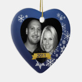 私達の初めてのクリスマスのオーナメントの青い雪片のカスタム セラミックオーナメント (右)